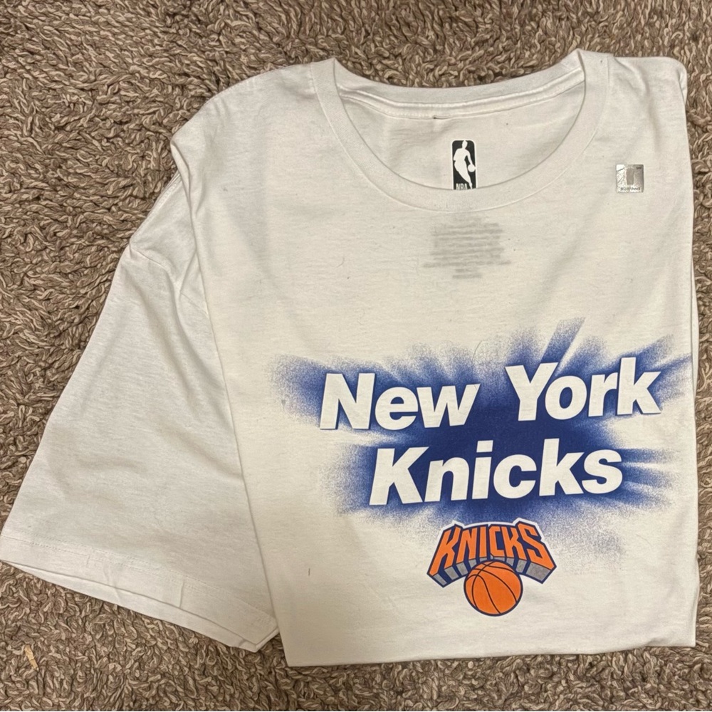 5/$30 NBA New York Knicks White T-Shirt Size XXL NWT